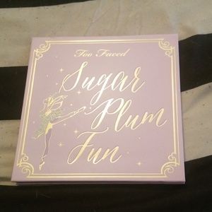 Too Faced "Sugar Plum Fun" pallet